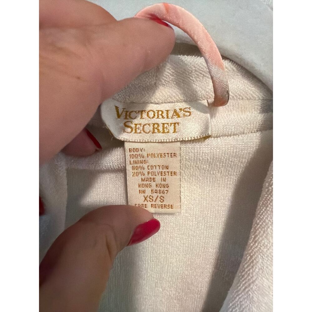Victoria’s Secret XS Small silky floral robe lined in terry cloth - Picture 2 of 3